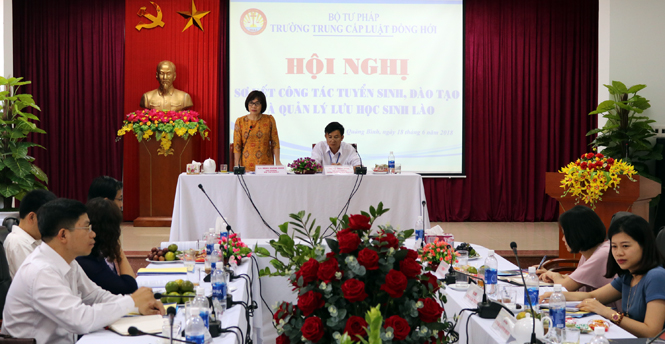 Thứ trưởng Bộ Tư pháp Đặng Hoàng Oanh phát biểu tại hội nghị.