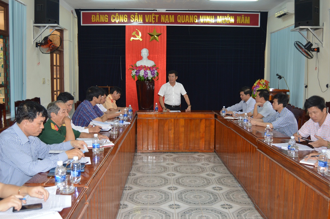 Đồng chí Phó Chủ tịch UBND tỉnh Trần Tiến Dũng phát biểu kết luận buổi làm việc.