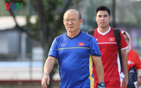 HLV Park Hang Seo không hài lòng về những ý kiến thiếu tích cực sau màn trình diễn của Olympic Việt Nam trước Olympic Nhật Bản (Ảnh: Ngọc Duy).