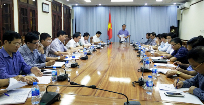 Đồng chí Lê Minh Ngân, Tỉnh ủy viên, Phó Chủ tịch UBND tỉnh chỉ đạo cuộc họp.