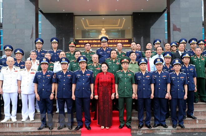 Chủ tịch Quốc hội Nguyễn Thị Kim Ngân và các đại biểu chụp ảnh chung. (Ảnh: Trọng Đức/TTXVN)