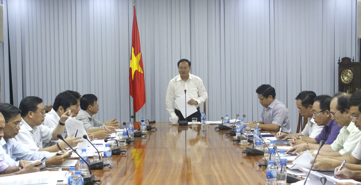 Đồng chí Lê Minh Ngân, Phó Chủ tịch UBND tỉnh kết luận cuộc họp. 