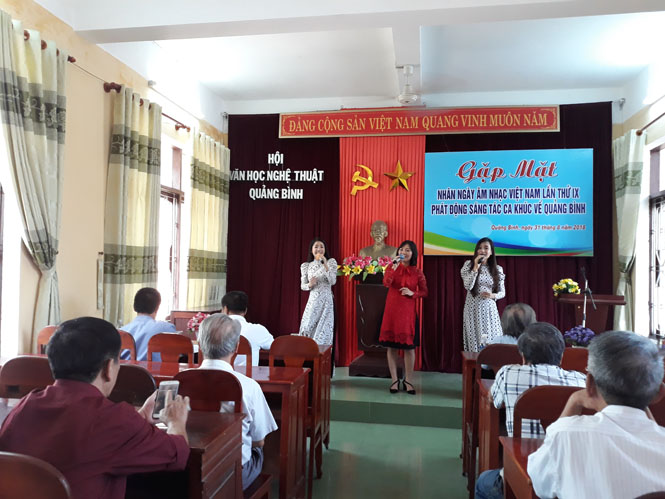Hội Văn học - Nghệ thuật Quảng Bình: Giao lưu, gặp gỡ hội viên nhân Ngày Âm nhạc Việt Nam
