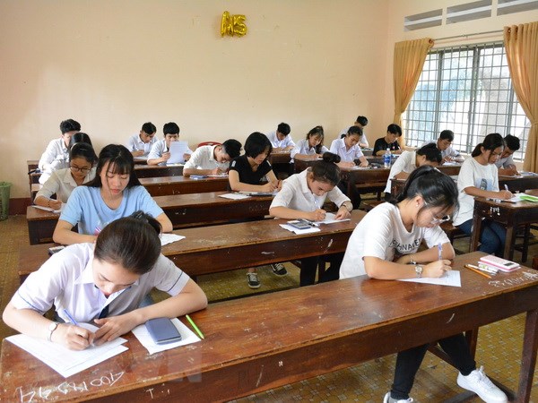 Thí sinh chuẩn bị làm bài thi môn Toán tại điểm thi Trường Trung học Phổ thông Lê Quý Đôn (Đắk Lắk). (Ảnh: Tuấn Anh/TTXVN)