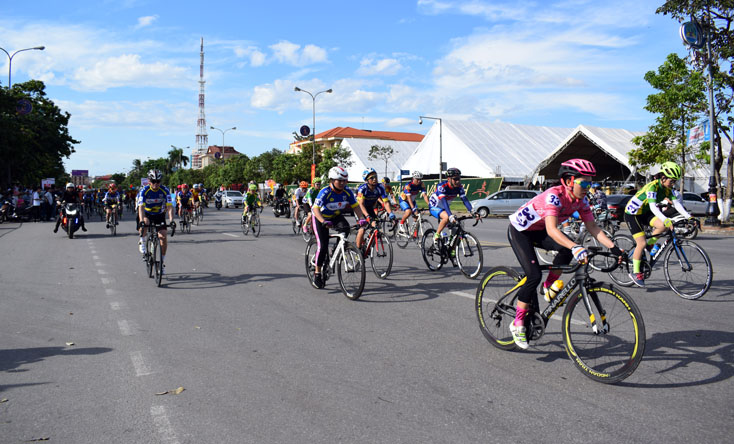 Giải đua xe đạp thành phố mở rộng lần thứ 2 năm 2018 - một hoạt động thể dục thể thao sôi nổi trong dịp Quốc khánh 2-9
