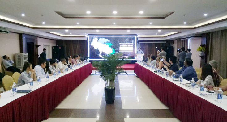 Toàn cảnh buổi gặp gỡ các phóng viên báo chí quốc tế tại Quảng Bình.