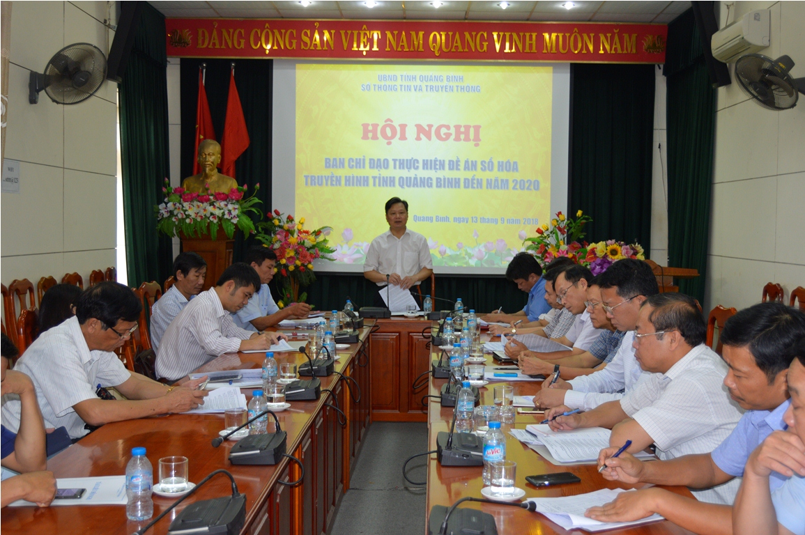 Đồng chí Phó Chủ tịch UBND tỉnh Nguyễn Tiến Hoàng phát biểu kết luận cuộc họp.