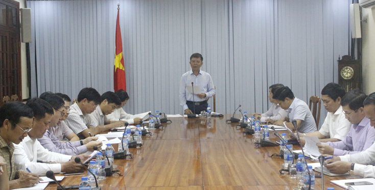 Đồng chí Nguyễn Hữu Hoài, Phó Bí thư Tỉnh ủy, Chủ tịch UBND tỉnh kết luận buổi làm việc.