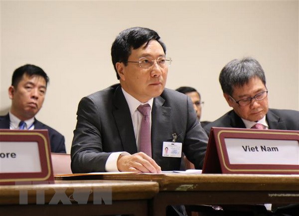 Phó Thủ tướng, Bộ trưởng Ngoại giao Phạm Bình Minh chủ trì thảo luận tại Hội nghị. (Ảnh: Hoài Thanh/TTXVN)