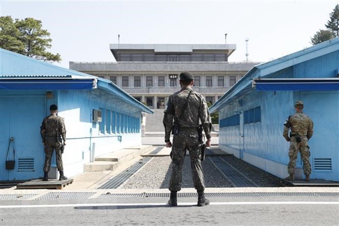 Hai miền Triều Tiên nhất trí dỡ bỏ vũ khí, trạm gác ở biên giới
