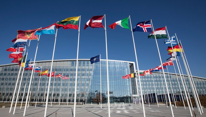 Các nước thành viên NATO kêu gọi Mỹ không rút khỏi INF