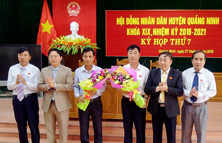  Công tác bổ nhiệm, bố trí cán bộ được huyện Quảng Ninh thực hiện chặt chẽ theo nguyên tắc tập trung dân chủ và công khai.     Tải