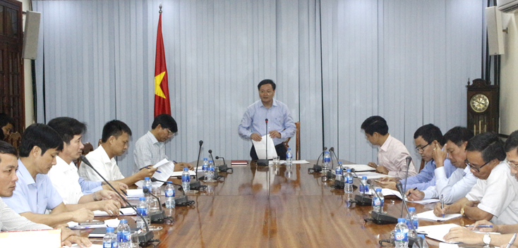 Đồng chí Lê Minh Ngân, Phó Chủ tịch UBND tỉnh kết luận buổi làm việc.   