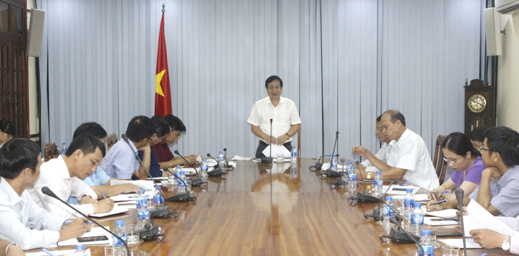 Đồng chí Nguyễn Xuân Quang, Phó Chủ tịch Thường trực UBND tỉnh chủ trì buổi làm việc.