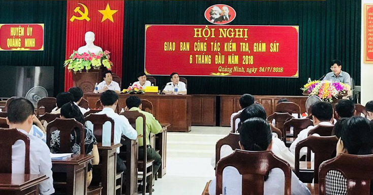 Huyện ủy Quảng Ninh tổ chức giao ban công tác kiểm tra, giám sát.