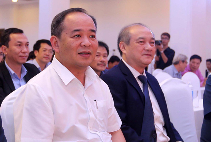 Ông Lê Khánh Hải (bìa trái) đang chờ hoàn thiện hồ sơ tranh cử chủ tịch VFF khóa 8- Ảnh: NAM KHÁNH
