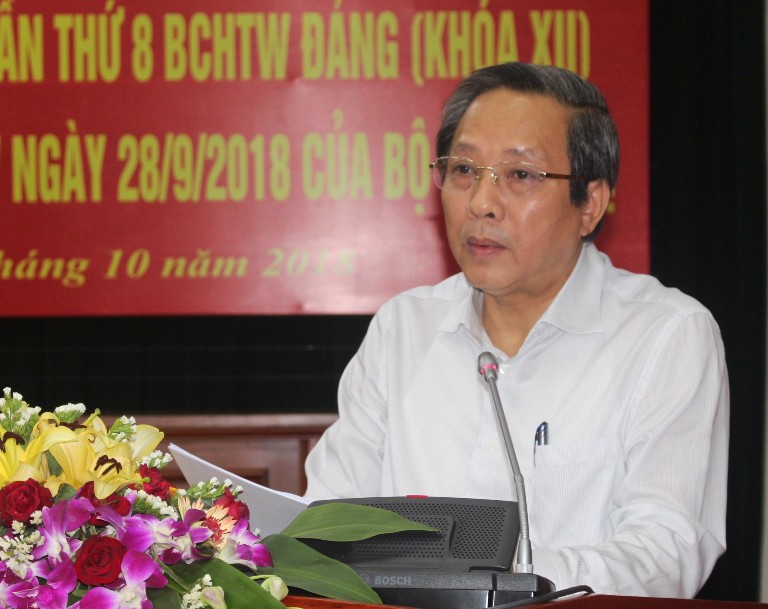  Đồng chí Bí thư Tỉnh uỷ Hoàng Đăng Quang thông báo nhanh kết quả hội nghị Trung ương 8