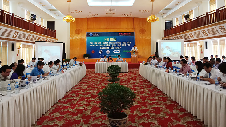 Tham dự hội thảo có lãnh đạo BHXH, các phóng viên, nhà báo các tỉnh Quảng Bình đến Khánh Hòa.   