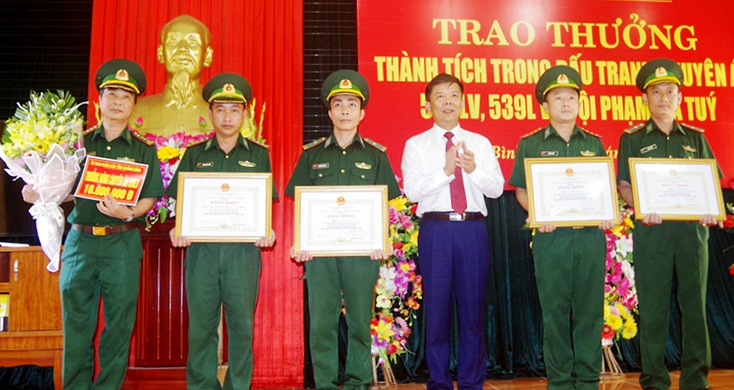 Đồng chí Chủ tịch UBND tỉnh Nguyễn Hữu Hoài 