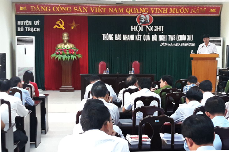 Huyện ủy Bố Trạch thông báo nhanh kết quả Hội nghị Trung ương 8 (khoá XII) và quán triệt Nghị quyết số 33-NQ/TW của Bộ Chính trị.