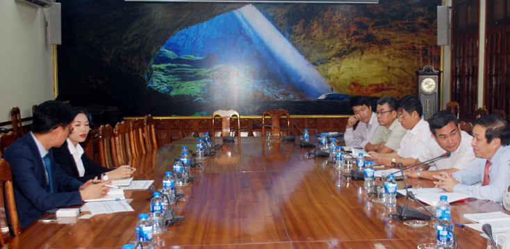 Đồng chí Nguyễn Xuân Quang, Phó Chủ tịch Thường trực UBND tỉnh làm việc với lãnh đạo Cơ quan xúc tiến thương mại và đầu tư Hàn Quốc tại Đà Nẵng.