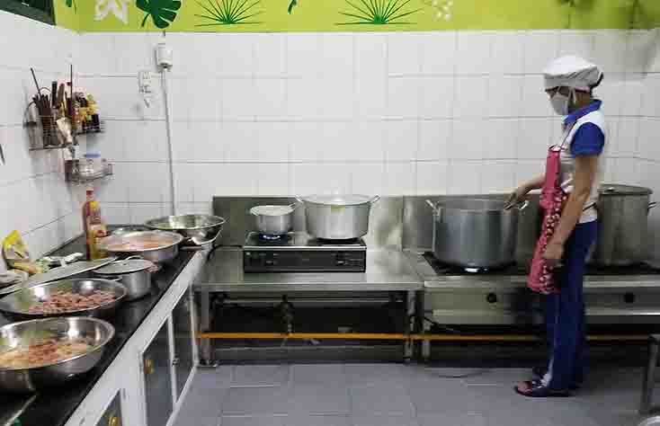 Các trường mẫu giáo, mầm non tư thục trên địa bàn thành phố Đồng Hới đều có khu nhà bếp bảo đảm an toàn vệ sinh. 