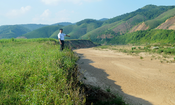 Sạt lở mỗi năm cuốn trôi từ 1,5-2 ha đất sản xuất nông nghiệp và đất biền bãi ở xã Thuận Hóa.