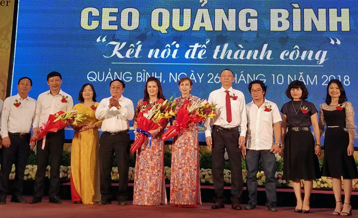 Ban quản trị Câu lạc bộ CEO Quảng Bình ra mắt.