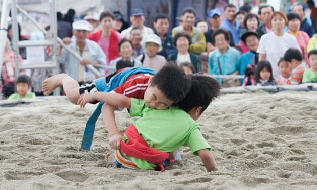 Môn đấu vật Ssrieum của hai miền Triều Tiên là Di sản văn hóa thế giới