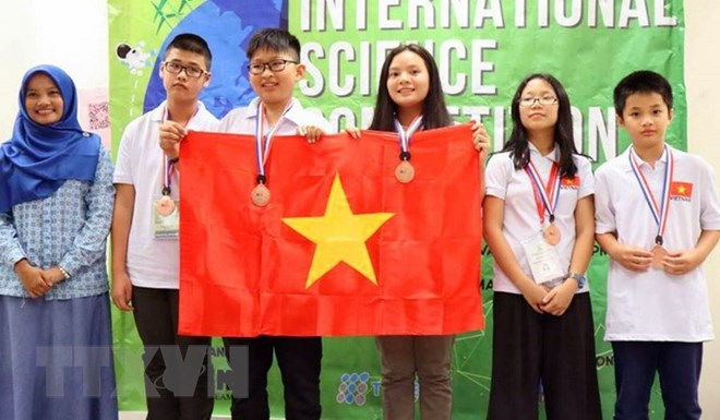 Đoàn học sinh Hà Nội giành 4 HCV tại cuộc thi Khoa học quốc tế