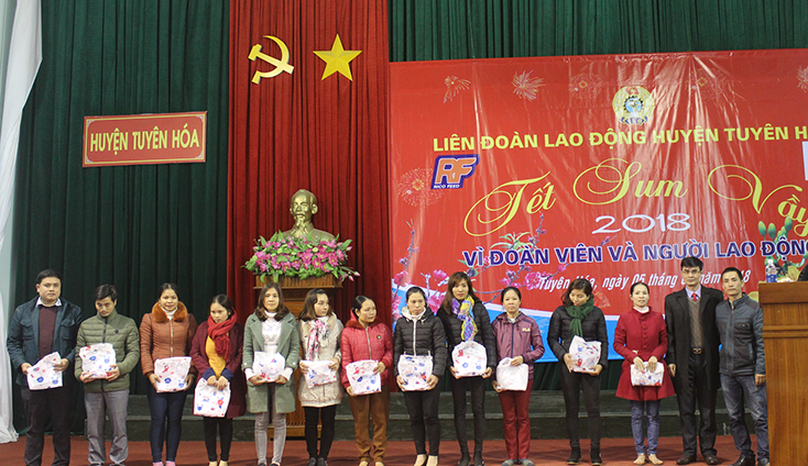 LĐLĐ huyện Tuyên Hóa: Đồng hành cùng lao động nghèo