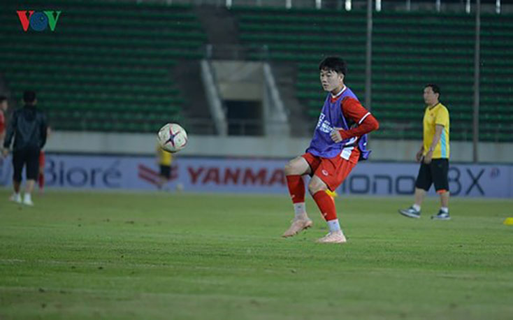 ĐT Việt Nam đang tích cực tập luyện cho trận đấu đầu tiên ở AFF Cup 2018 với tuyển Lào. (Ảnh: Ngọc Duy-Dương Thuật).