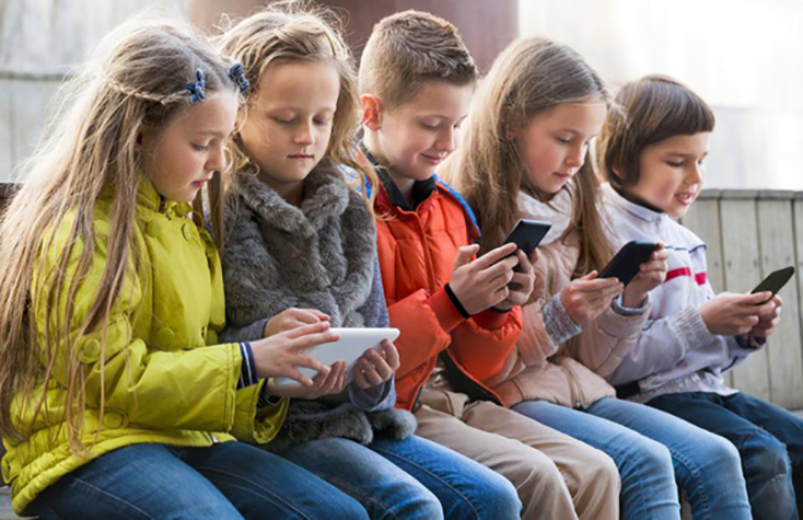Nước ngoài dạy học sinh dùng smartphone, iPad ra sao?