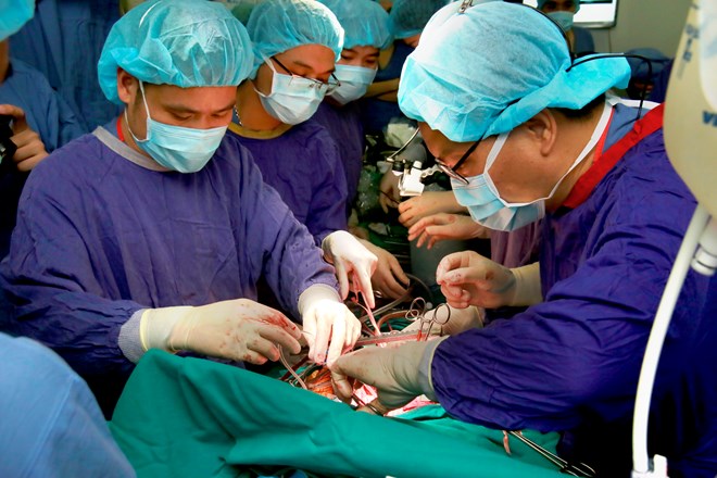Lần đầu tiên bác sỹ Việt Nam thực hiện thành công ca ghép hai phổi