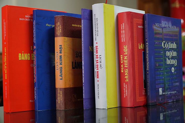 Những cuốn sách xuất bản sau hơn 10 năm nghỉ hưu của ông Nguyễn Viết Mạch. 