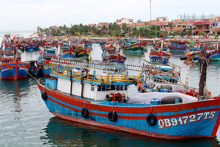 Với số lượng tàu cá lớn, cử tri xã Bảo Ninh mong muốn tỉnh quan tâm đầu tư xây dựng khu hậu cần nghề cá tại địa phương.
