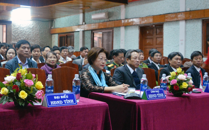 Các đại biểu dự kỳ họp thứ 8, HĐND huyện Bố Trạch khóa XVIII, nhiệm kỳ 2016 – 2021