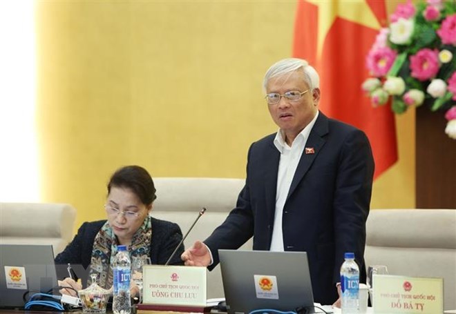Phó Chủ tịch Quốc hội Uông Chu Lưu phát biểu ý kiến thảo luận. (Ảnh: Dương Giang/TTXVN)