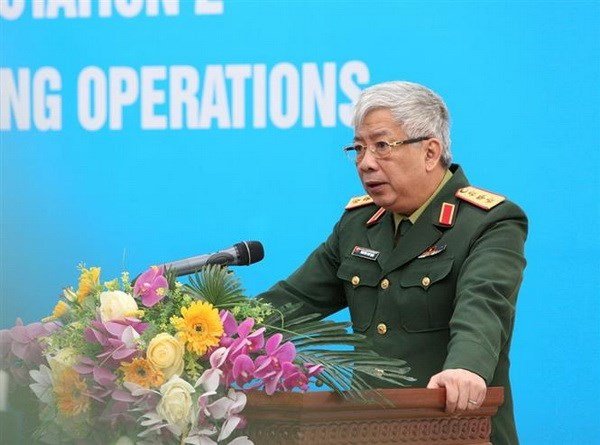 Thượng tướng Nguyễn Chí Vịnh phát biểu giao nhiệm vụ cho các học viên. (Ảnh: Dương Giang/TTXVN)