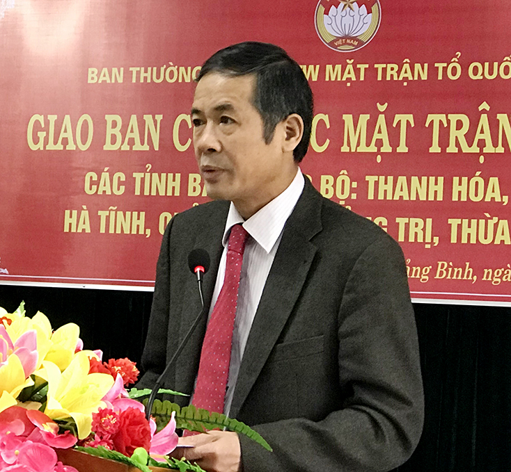 Đồng chí Phó Bí thư Thường trực Tỉnh ủy Trần Công Thuật phát biểu tại hội nghị.
