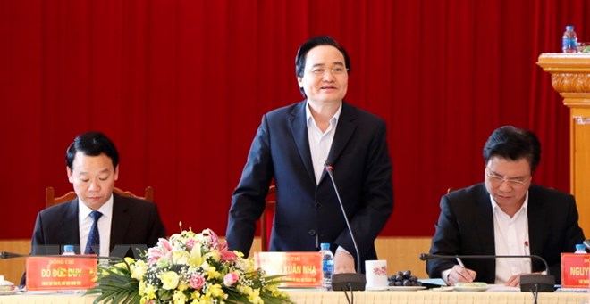 Bộ trưởng Bộ Giáo dục và Đào tạo Phùng Xuân Nhạ phát biểu tại buổi làm việc với lãnh đạo tỉnh Yên Bái. (Ảnh: Việt Dũng/TTXVN)
