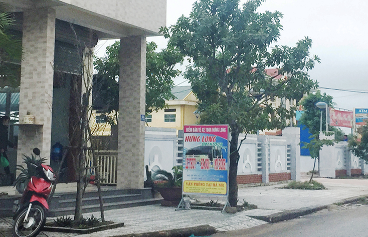 Một điểm bán vé của nhà xe Hưng Long tại thị trấn Kiến Giang (Lệ Thủy).   