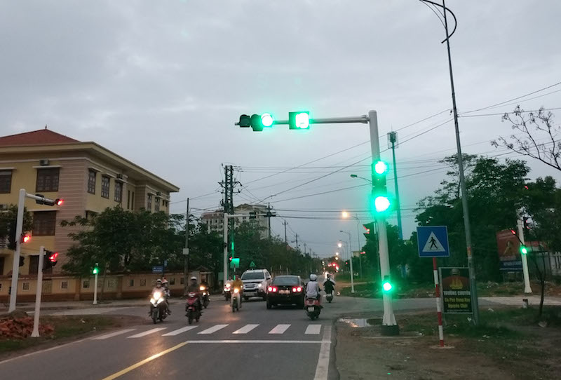 6 cụm đèn tín hiệu giao thông lắp đặt trong năm 2018 phát huy tác dụng -  Báo Quảng Bình điện tử