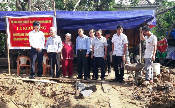 TP. Đồng Hới hỗ trợ hộ nghèo ở xã Thuận Đức xây dựng nhà ở 
