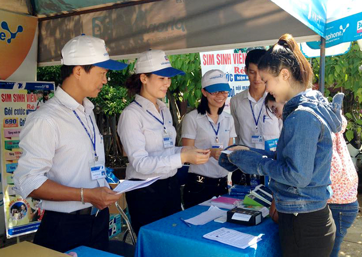 VNPT Quảng Bình tích cực tổ chức các điểm bán hàng nhằm phát triển thị phần dịch vụ.