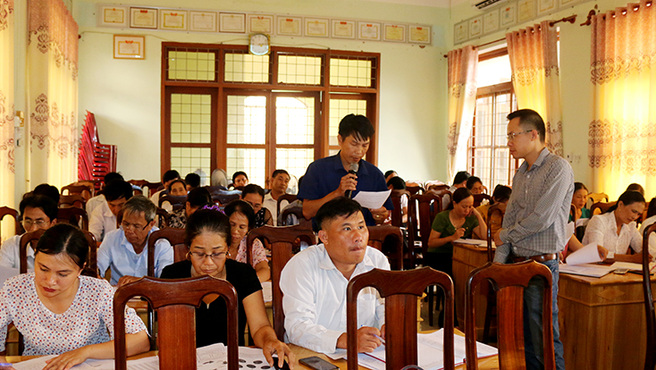 Một hội nghị đối thoại, tuyên truyền trực tiếp về chính sách BHXH tự nguyện và BHYT hộ gia đình đến với người dân của BHXH Quảng Bình.   