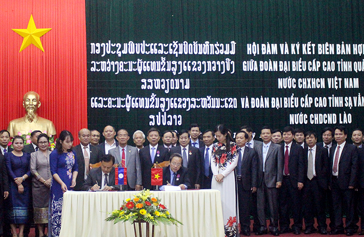 Đoàn đại biểu cấp cao hai tỉnh Quảng Bình-Sa-vẳn-na-khệt ký kết biên bản hợp tác năm 2019.