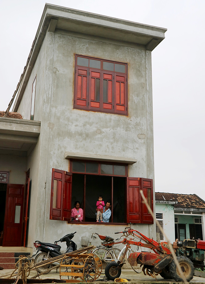 Bà con vùng lũ xã Tân Ninh, huyện Quảng Ninh yên tâm đón Tết Nguyên đán Kỷ Hợi trong những ngôi nhà kiên cố.