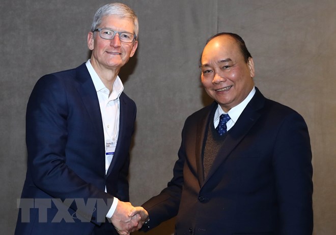 Thủ tướng Nguyễn Xuân Phúc tiếp Giám đốc điều hành Tập đoàn công nghệ máy tính Apple, Tim Cook. (Ảnh: Thống Nhất/TTXVN)