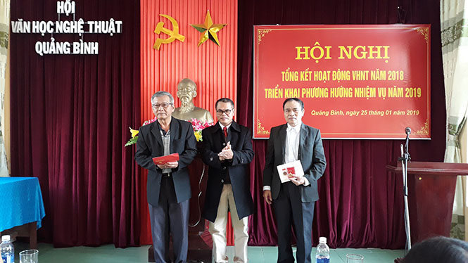 Các cá nhân tiêu biểu nhận kỷ niệm chương của Liên hiệp các hội Văn học Nghệ thuật Việt Nam 